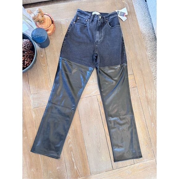 NWT Abercrombie and Fitch Curve Love The Straight Ultra High Rise Size 26 / 2R - Picture 2 of 8